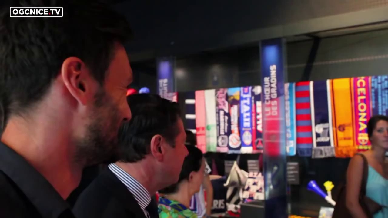 Hugo Lloris offre ses maillots au Musée National du Sport