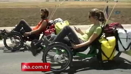 Fransız çiftin bisikletle dünya turu