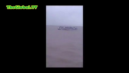 Live Sinking of M L Pinak 6 launch in the river Padma on 4th August, 2014