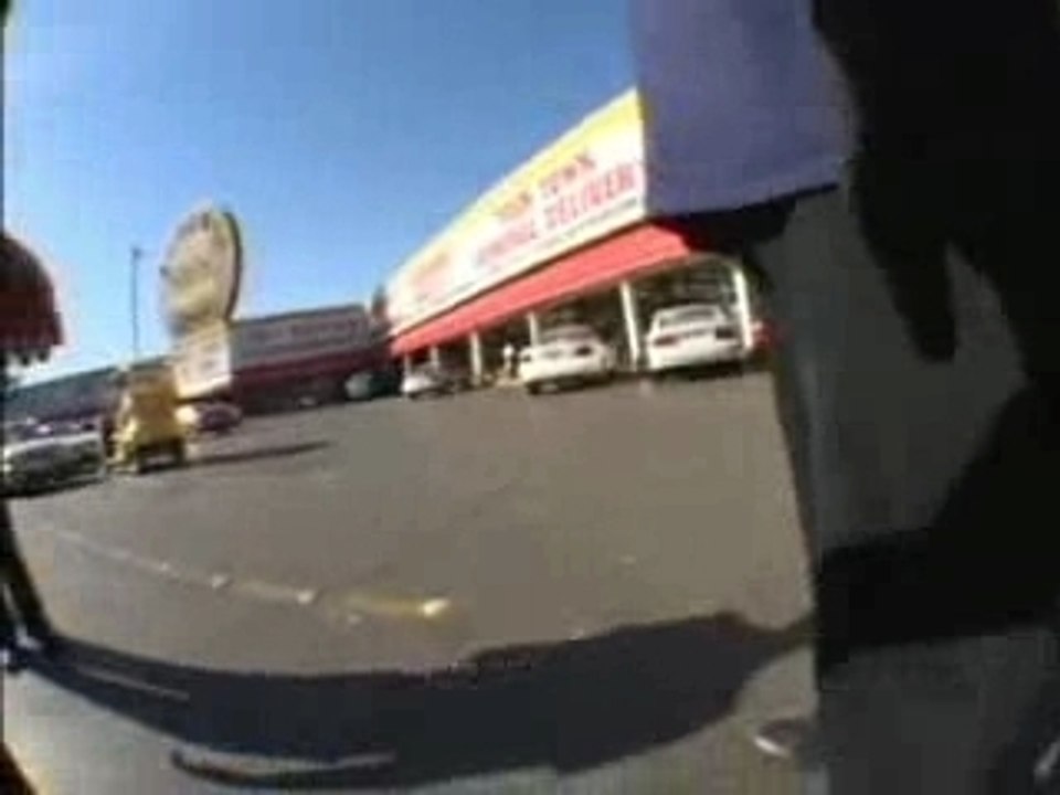 bum fight present bling bling crak head