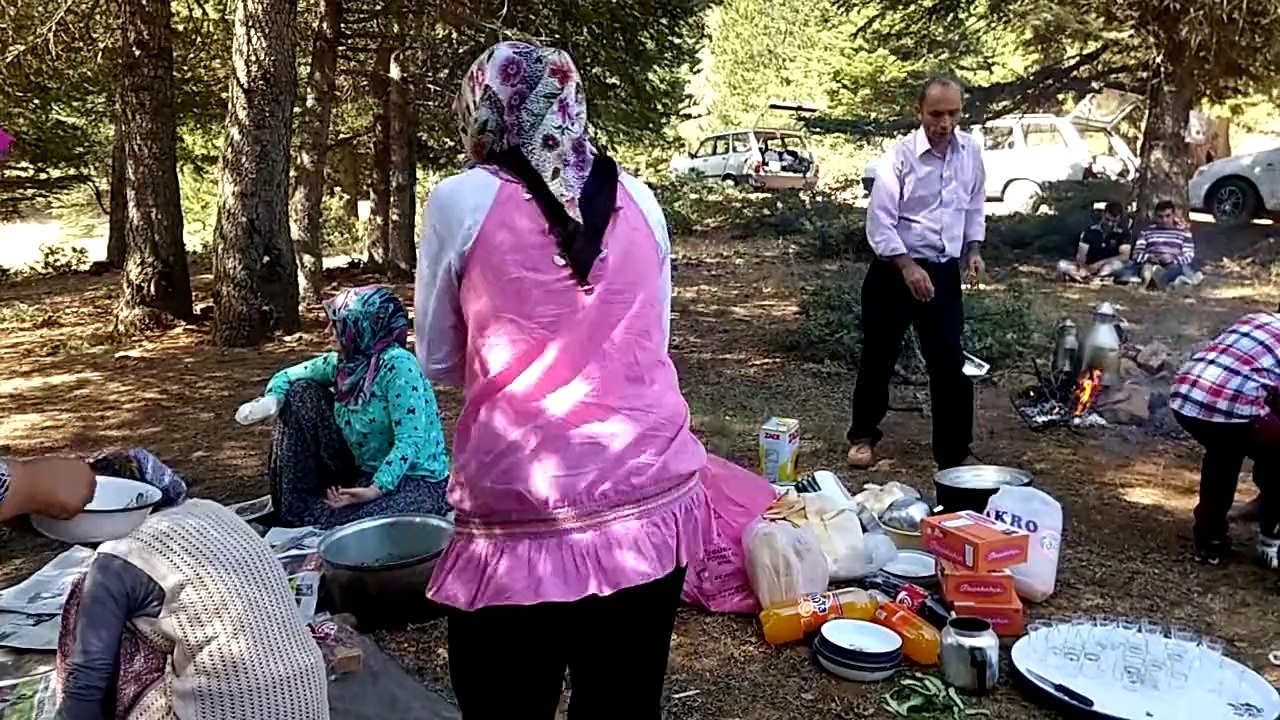 LEYLEK TORUNLARI ŞENLİGİ 2014  GÖLCÜKTE KAHVALTI