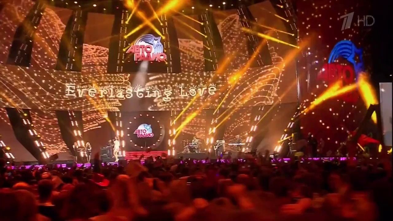 Sandra - Everlasting Love & Maria Magdalena @ Disco 80s Moscow 2012.