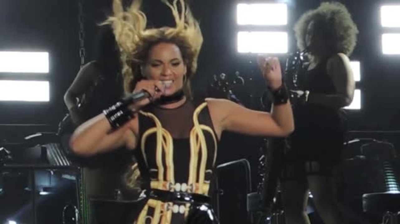 Man Bites Off Another Man's Finger at Beyonce and Jay-Z Concert
