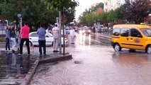 NİĞDE-Niğde de aksama dogru yagan yağmur bunaltan sıcaklardan nefes aldırdı-Hayrettin YENEL ATV-AHaber Niğde Muhabiri
