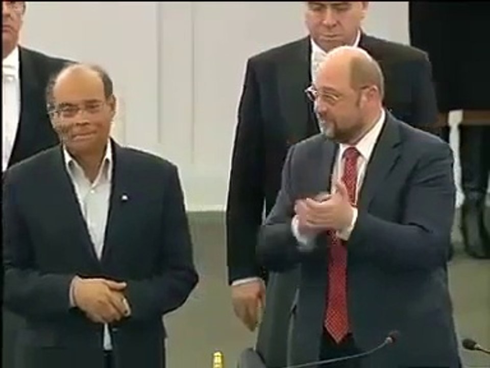 خطاب السيد رئيس جمهورية تونس السيد محمد منصف المرزوقي امام البرلمان الاوروبي يوم 6 فيفري 2013 و تفاعل النواب و الوقوف احتراما له