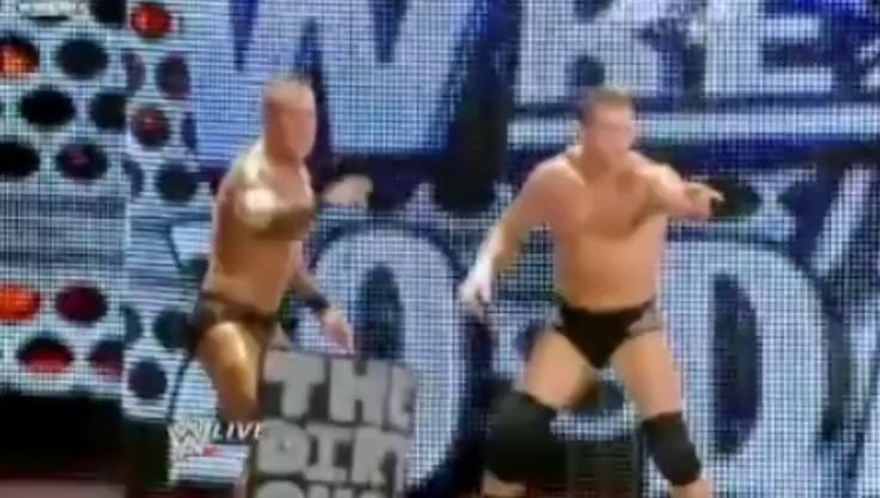 Triple H vs Cody Rhodes Steel Cage Match [Español Latino] Raw 2009