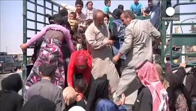 Lebanese troops advance on border town to oust Syrian Islamists