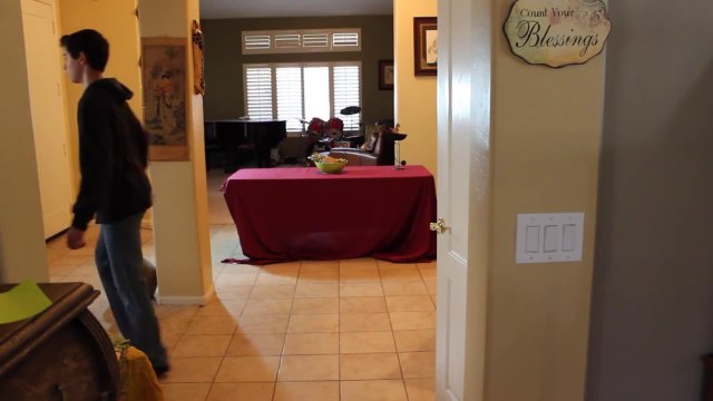 How to dance to a dubstep drop! Worst WTF dance ever!