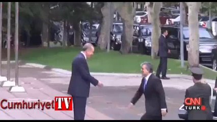 Erdoğan-Gül görüşmesinde gülümseten kaza