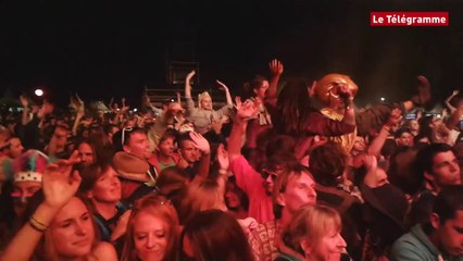 Bout du Monde Deluxe enflamme la prairie