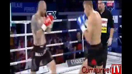 Uçan tekme ile nakavt oldu