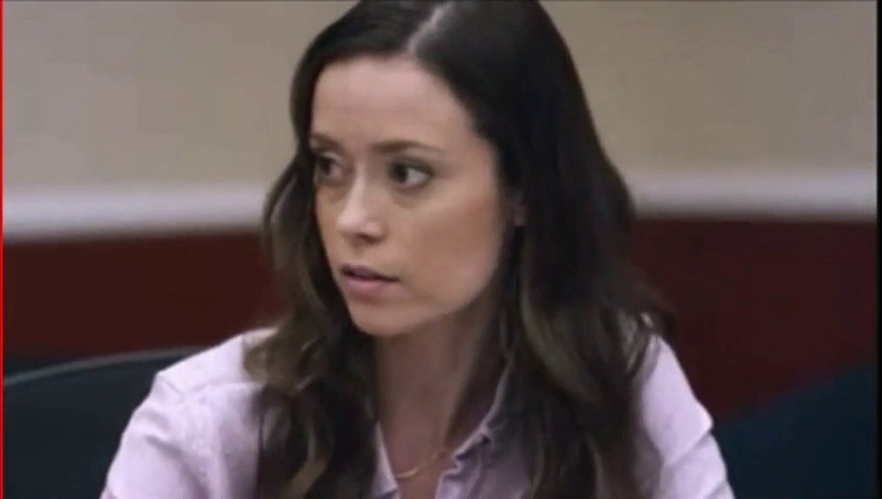 Sequestered 1x01 Twelve Strangers #4