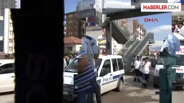 Nişanlısından Ayrılan Genç, Üst Geçitten Atlamak İstedi