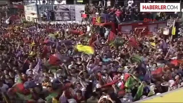 Cumhurbaşkanı Adayı Selahattin Demirtaş Seçim Çalışmaları Kapsamında Van'daki Mitingde Konuştu.