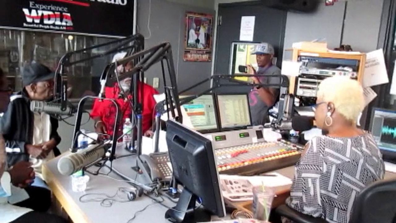 Latimore,Gc Cameron & Manhattans live in the studio
