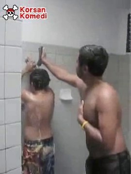 Banyo şakası bitmeyen şampuan