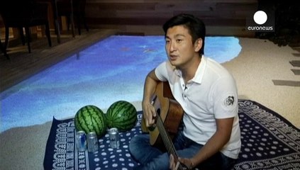 Japonya'da iş yerinde "sanal plaj" uygulaması