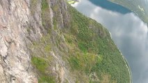 19 wingsuits jump off a cliff in Norway