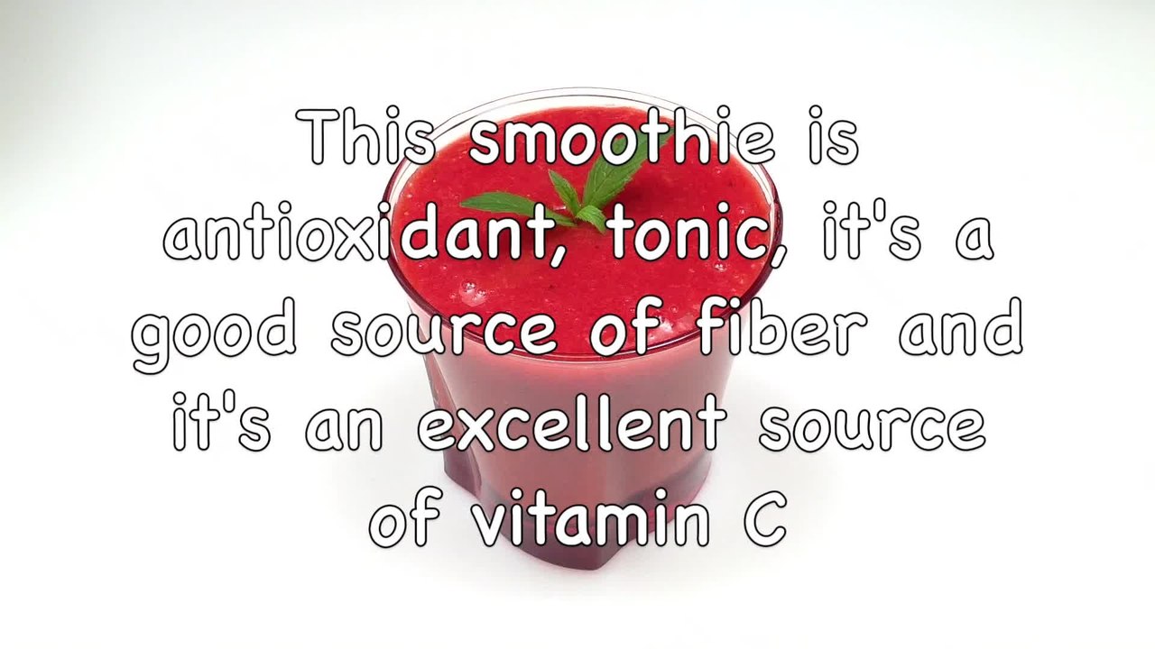 How to make a healthy strawberry, raspberry, and orange smoothie