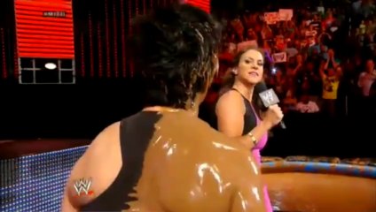 8STEPHANIE THROWS BRIE OUT OF THE BUILDING