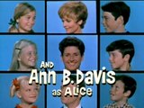 The Brady Bunch (1969) Restored opening titles.