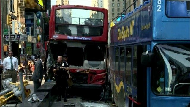 New York : collision de deux cars de tourisme sur Times Square