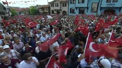 Kimse Bu Ülkeyi Bize Altın Tabak İçinde Vermedi!