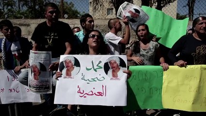 Acusado de matar menino palestino comparece a audiência