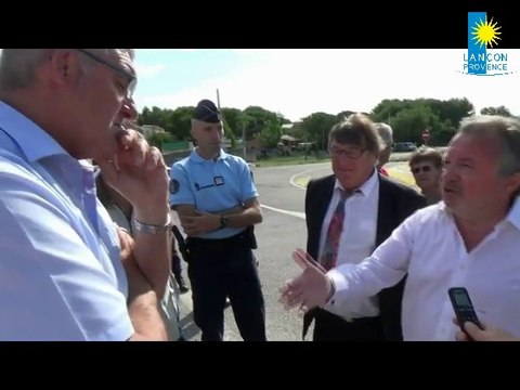 Sécurisation de la RD 113 à Lançon-Provence : M. Michel MILLE, Maire de Lançon-Provence, reçoit M. Jean-Noël GUERINI, Président du Conseil Général des Bouches-du-Rhône, en présence des représentants des associations de riverains.