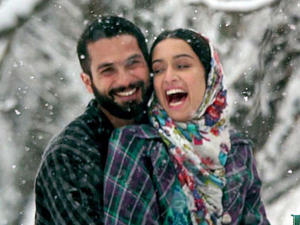 Shahid Kapoors And Shraddha Kapoors Candid Moments caught by Vishal Bharadwaj