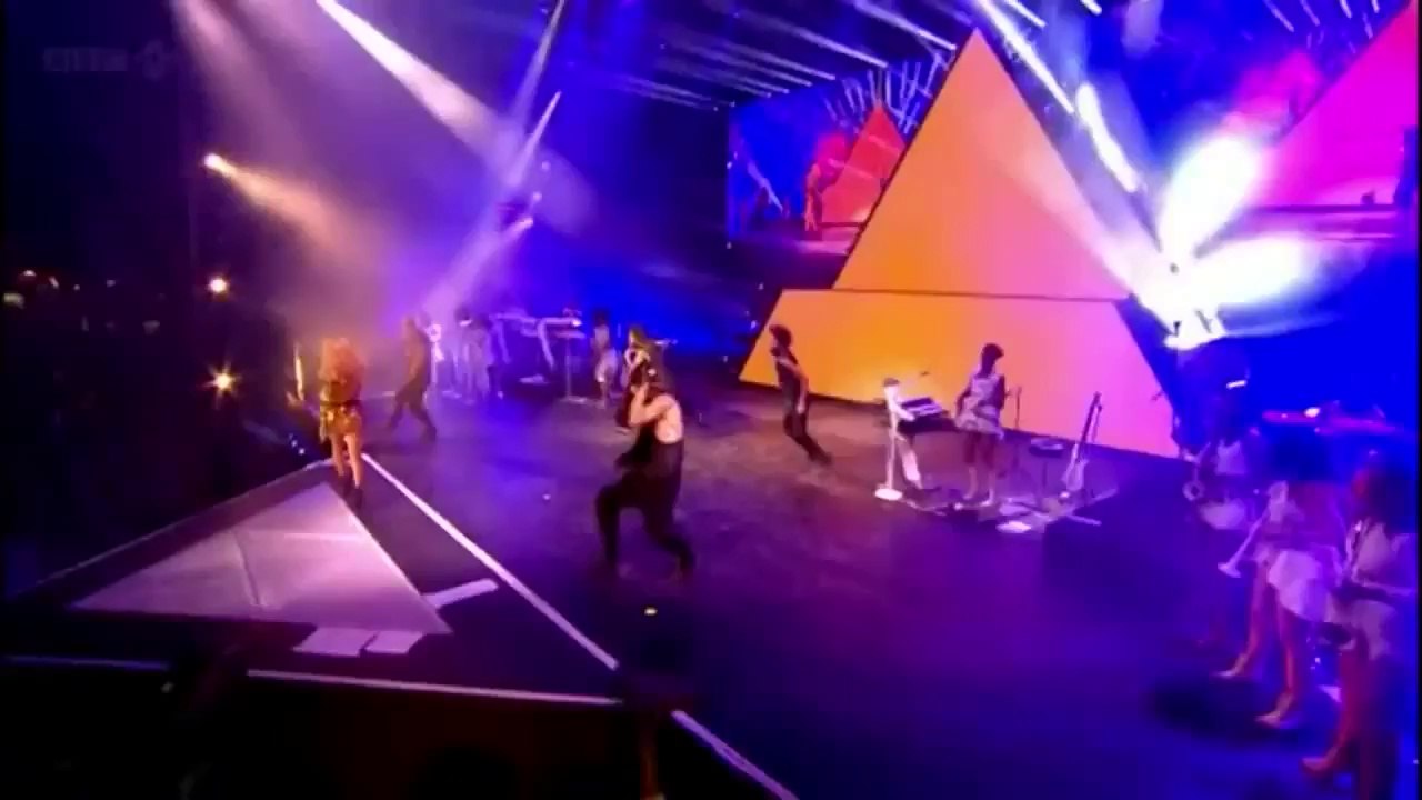 Beyoncé - Independent Women/Bootylicious/Bug A Boo (Live At Glastonbury)