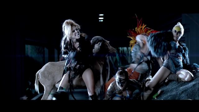 Miley Cyrus - Can't Be Tamed