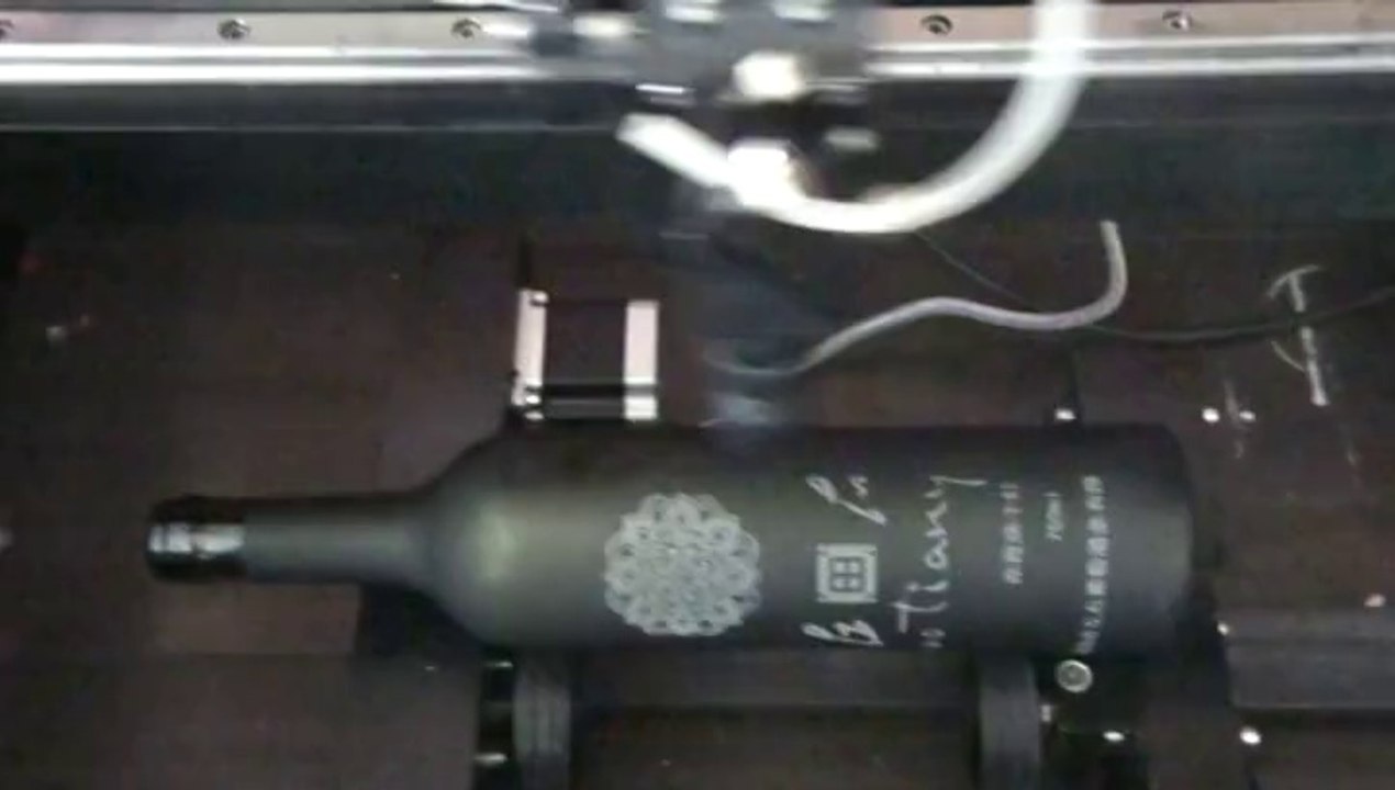 bottle laser engraving, glass laser engraving, CO2 laser engraving machine, laser engraver, rotary attachment device
