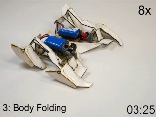 Métamorphose d'une feuille en robot marcheur