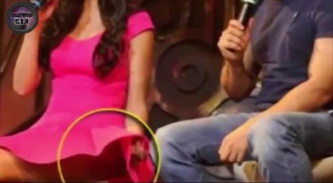 Bollywood's BIGGEST WARDROBE MALFUNCTIONS Kareena Kapoor, Alia Bhatt, Aishwarya & MORE!Bollywood's BIGGEST WARDROBE MALFUNCTIONS Kareena Kapoor, Alia Bhatt, Aishwarya & MORE!