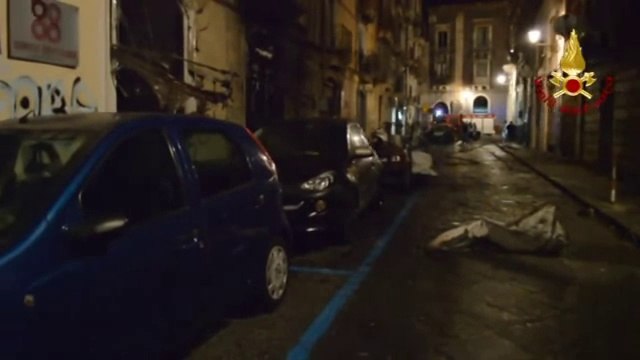 Catania - Scoppia auto a Gpl in via centro storico (06.08.14)