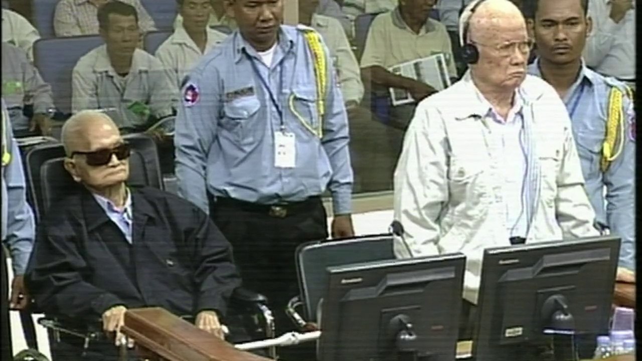 Images du procès de deux dirigeants khmers rouges