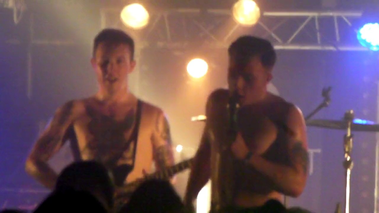 Slaves, Glazart, 6082014