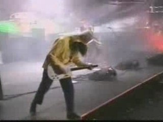 Guns N' Roses - Live and Let Die