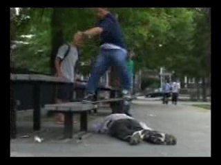 skatteurs fous, gamelles et chanson