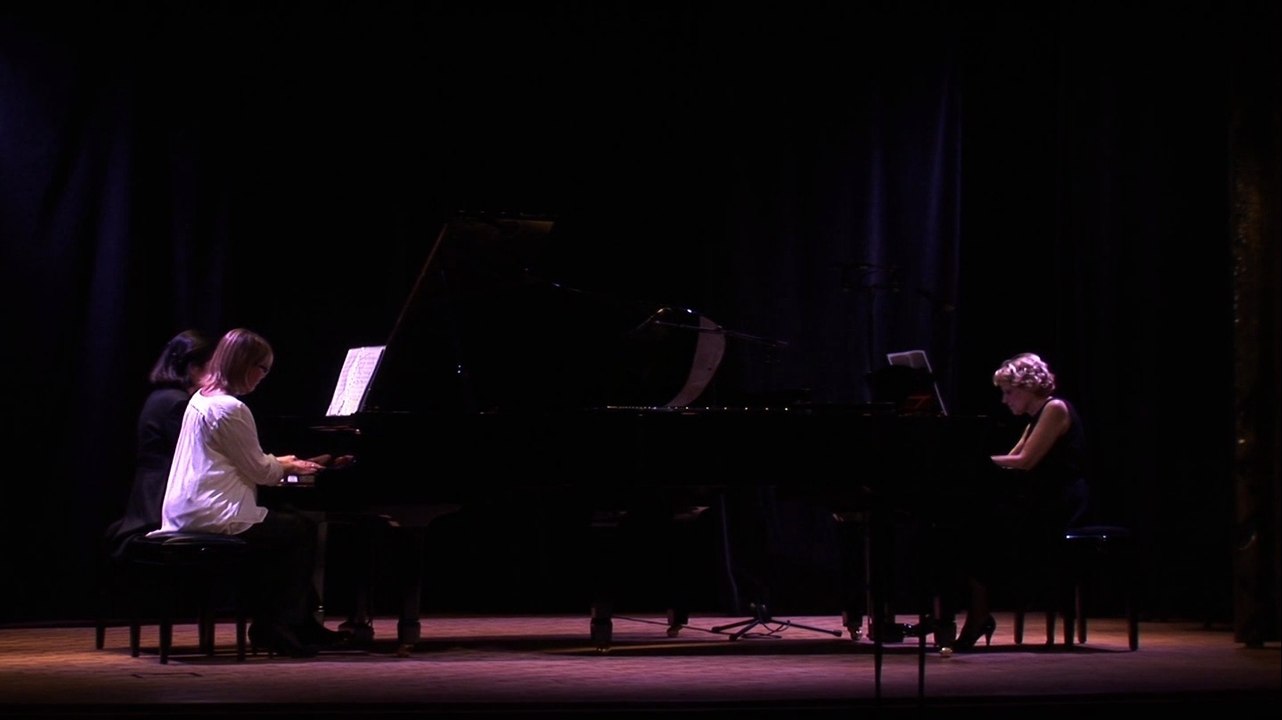 Isabelle STELLA et ses élèves, à Paris, mairie du 9ème, concert autour de 2 pianos