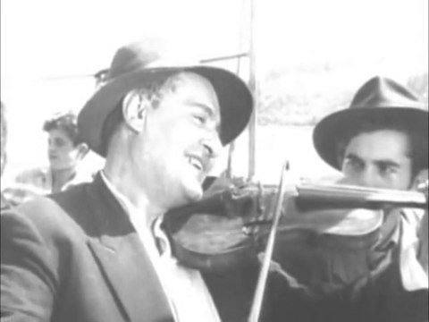 Nazlı Bir Çiçek Gibi - Zeki Müren