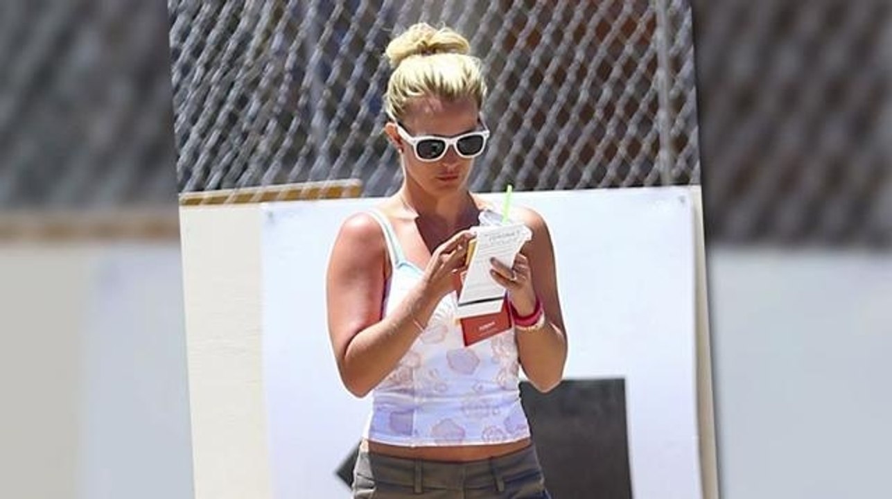 Britney Spears Flaunts Her Body