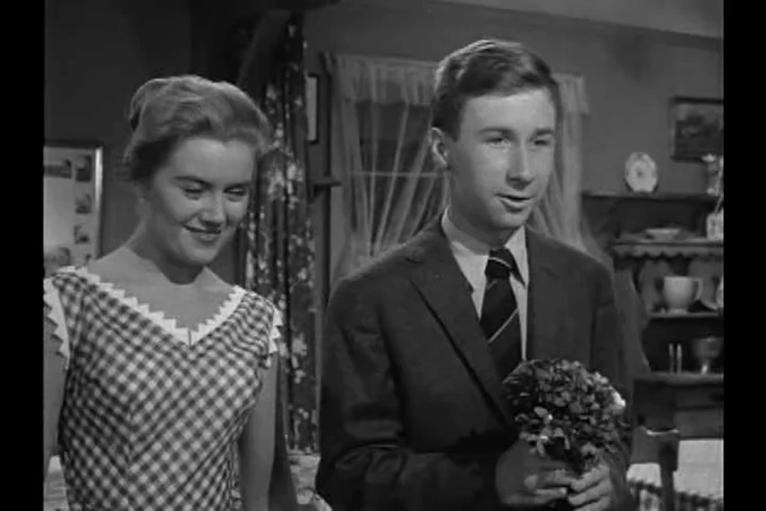 The Real Mccoys - s01e08 - The Egg War