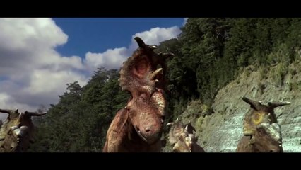 CAMINHANDO COM DINOSSAUROS