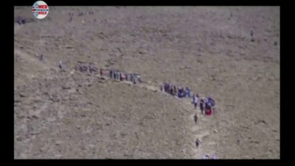 La minorité yazidie fuit à travers les montagnes d'Irak