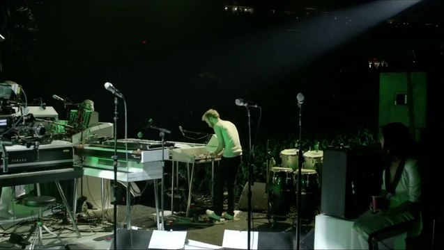 LCD Soundsystem feat Daft Punk - Losing My Edge (Live at Madison Square Garden).