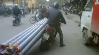 Zone-Motards - Insolite Transport au cargo-Scooter au vietnam !