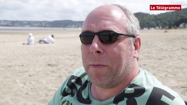 Saint-Efflam (22). Les touristes admirent la plage sans algues vertes