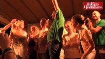 Karaoke in salsa padana, Matteo Salvini (Lega Nord) canta e stona 